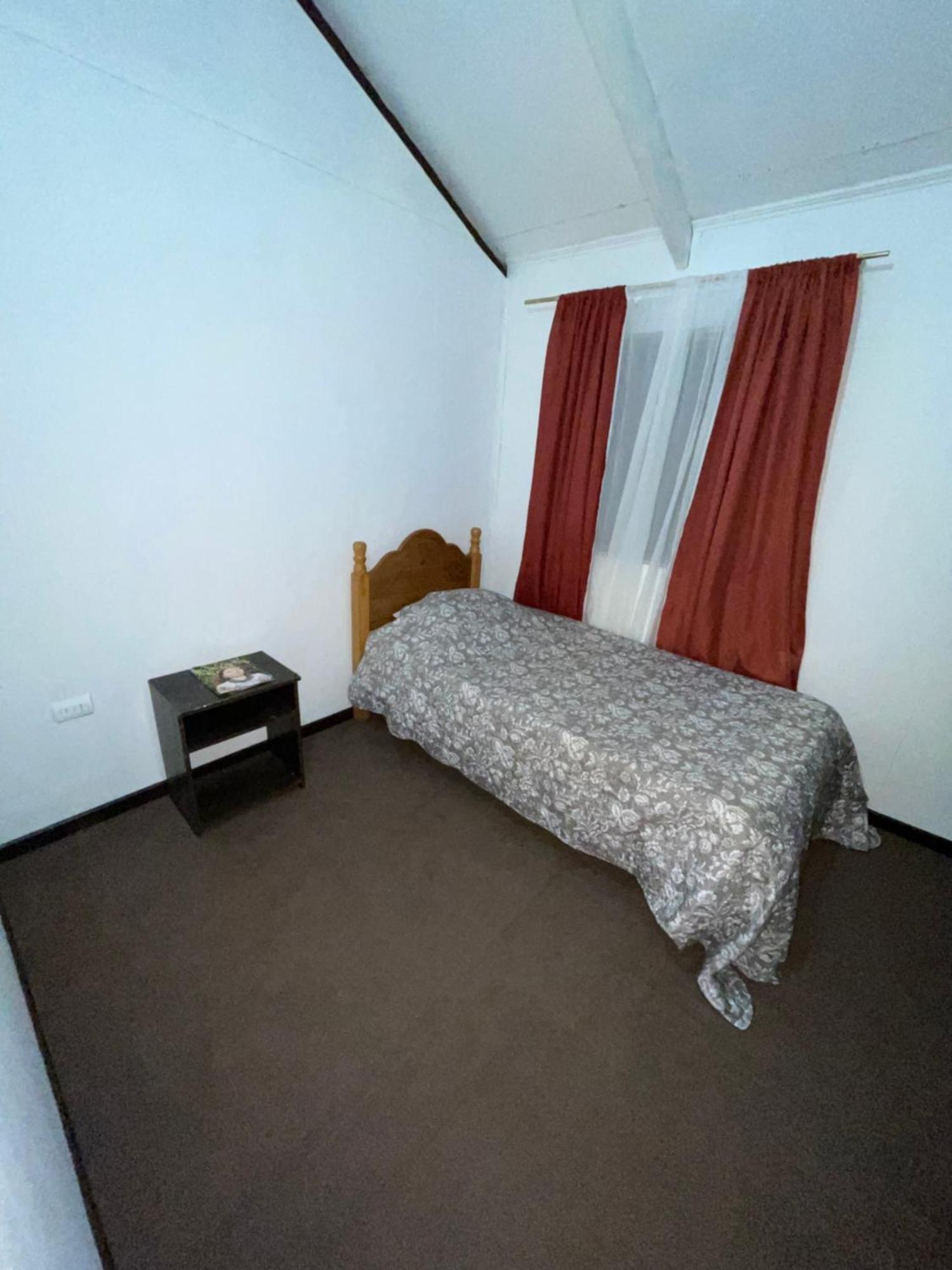 Pua Vaenga Hostel อังกาโรอา ภายนอก รูปภาพ