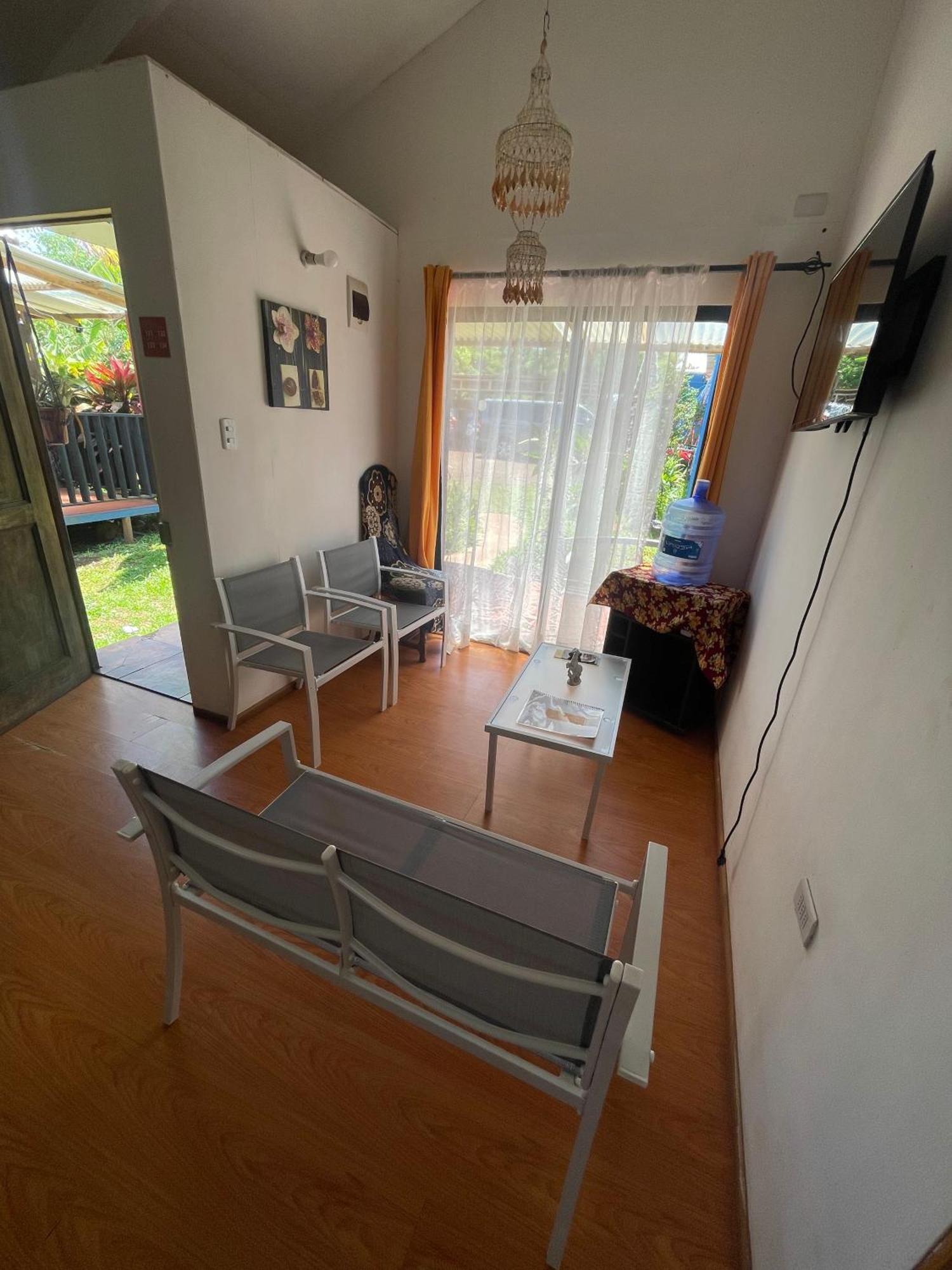 Pua Vaenga Hostel อังกาโรอา ภายนอก รูปภาพ