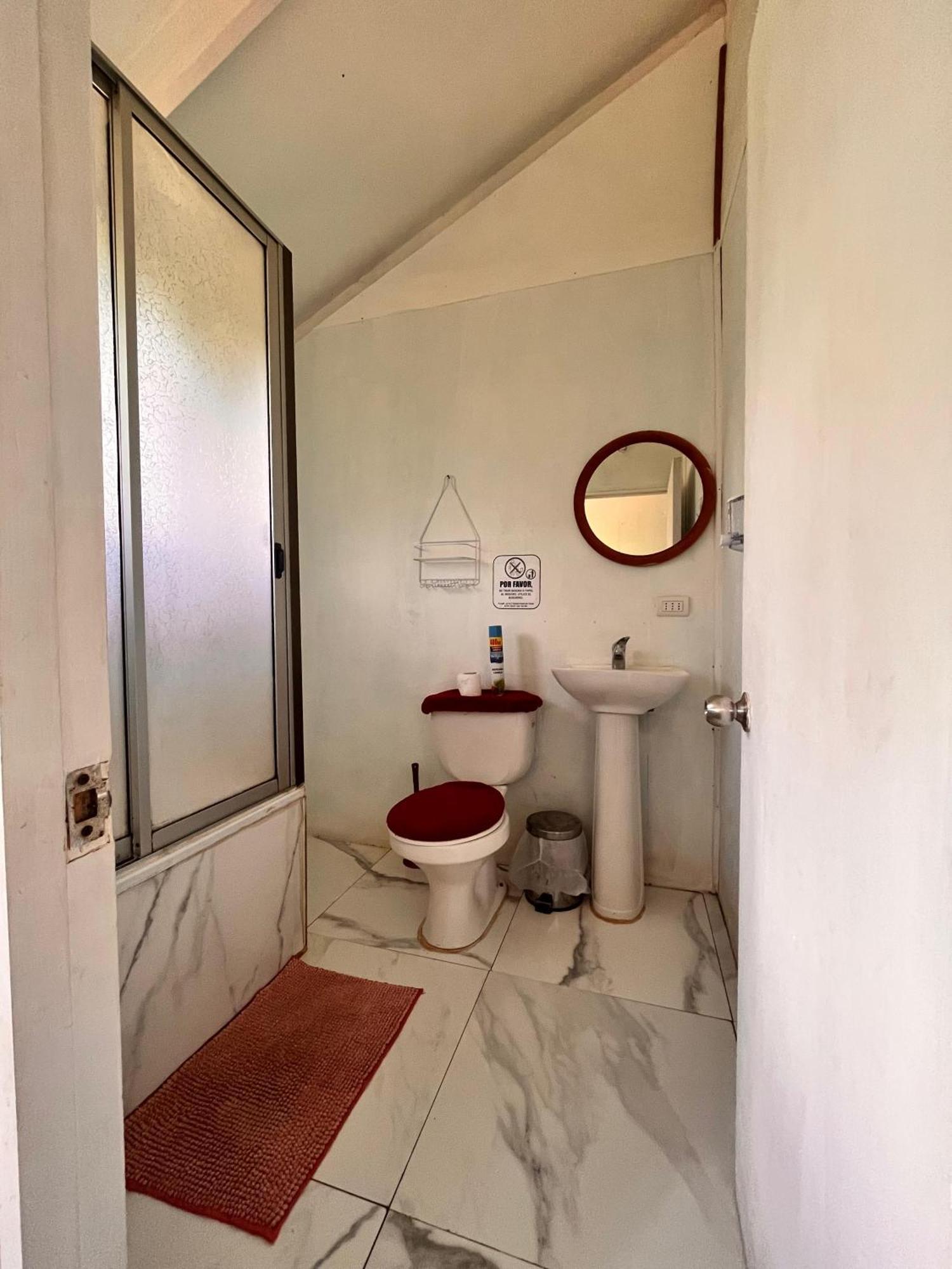 Pua Vaenga Hostel อังกาโรอา ภายนอก รูปภาพ